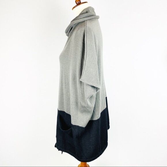 Neiman Marcus Oversized Short Sleeve Grey/Black Sweater Size XS - Picture 4 of 7